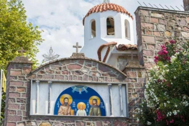 Άγιος Ραφαήλ: Η ιστορική μονή της Μυτιλήνης με το θαυματουργό αγίασμα που γιορτάζει στις 22 Απριλίου
