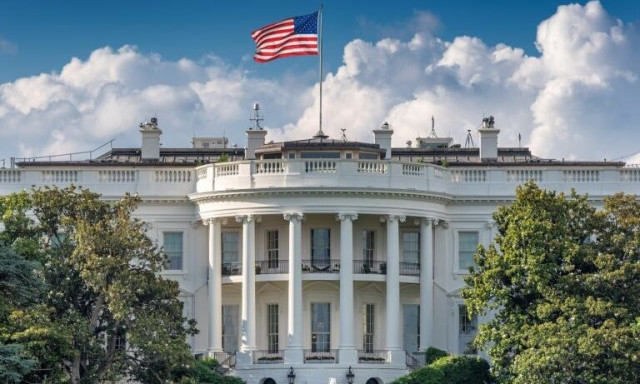 ΗΠΑ: Ο Τραμπ επιβάλλει κυρώσεις στη Ρωσία, ενώ ο Γουίτκοφ επιστρέφει από τη Μόσχα