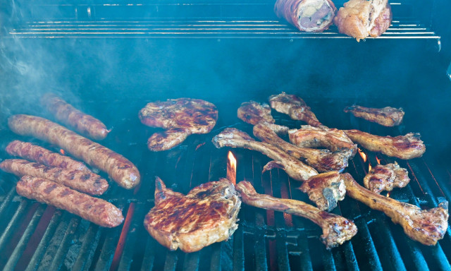 Taste Atlas: Αυτά είναι τα δύο ελληνικά πιάτα με αρνί που βρίσκονται στα τρία καλύτερα του κόσμου