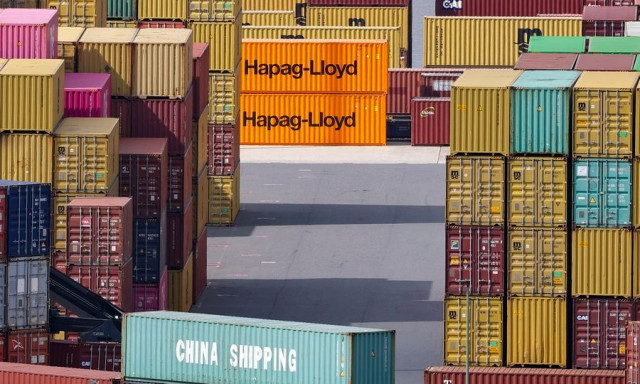 Reuters: Η Κίνα «μεταμφιέζει» τα προϊόντα της σε Νοτιοκορεάτικα για να αποφύγει τους δασμούς