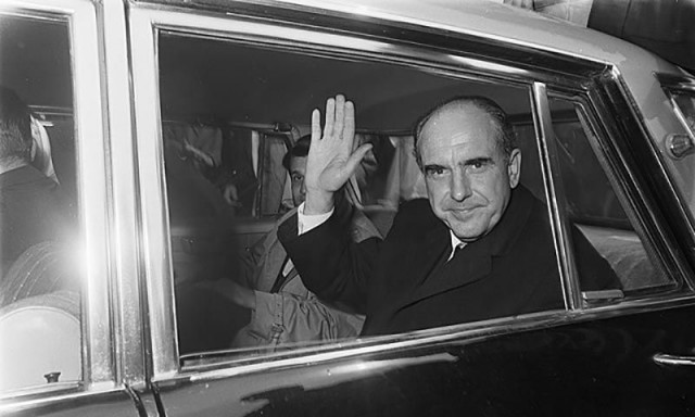 Ανδρέας Παπανδρέου: Προς πώληση η θρυλική Mercedes - Πόσο κοστίζει