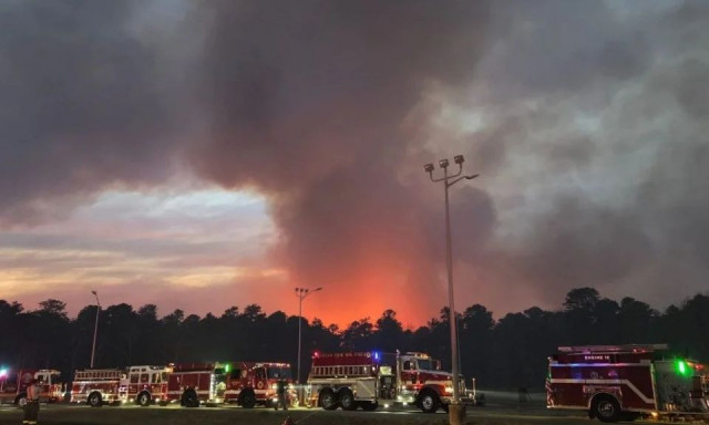 ΗΠΑ: Μεγάλη φωτιά στο Νιου Τζέρσεϊ - Καταστρέφονται επιχειρήσεις - Εκκενώθηκαν τρεις περιοχές