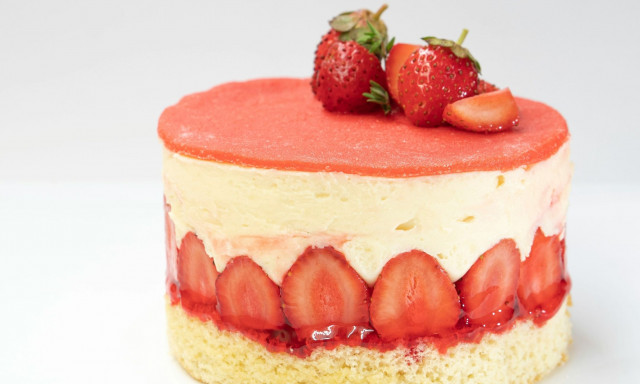 Γαλλία: Ρεκόρ Γκίνες για τη μεγαλύτερη τούρτα Φρεζιέ