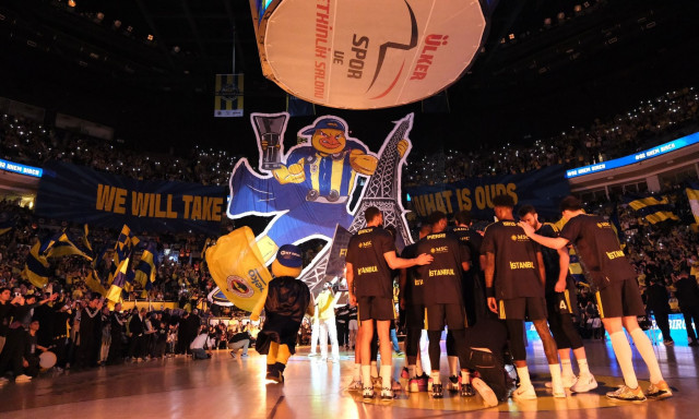 Euroleague: Με… περίπατο έκανε το 2-0 η Φενέρμπαχτσε κόντρα στην Παρί