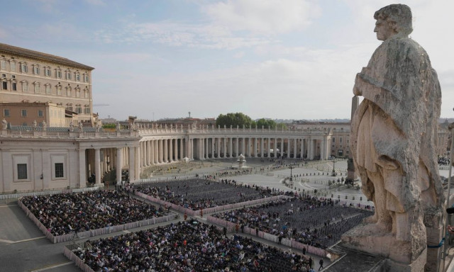 Πάπας Φραγκίσκος: Παραδόσεις, τελετουργικά και θρύλοι χιλιάδων ετών - Στα άδυτα του Βατικανού