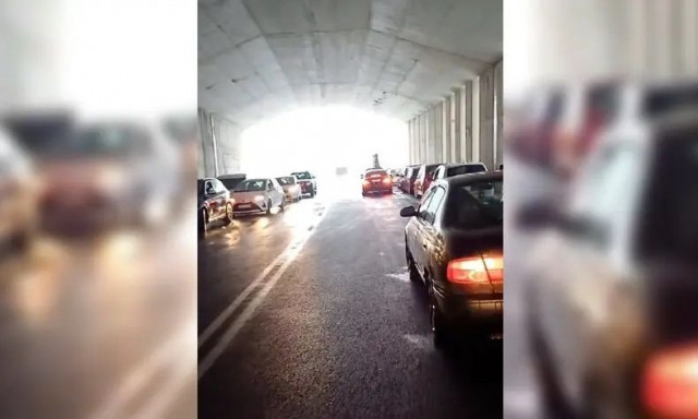 Κακοκαιρία:  Σφοδρή χαλαζόπτωση στη Μεσαρά- Οχήματα εγκλωβίστηκαν σε  τούνελ