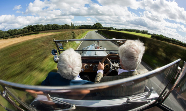 Έρευνα: Ο λόγος που αυξάνονται τα ποσοστά των τροχαίων ατυχημάτων σε οδηγούς άνω των 65 ετών