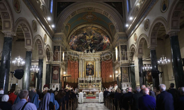 Eπιμνημόσυνη δέηση για τον Πάπα στην Καθολική εκκλησία