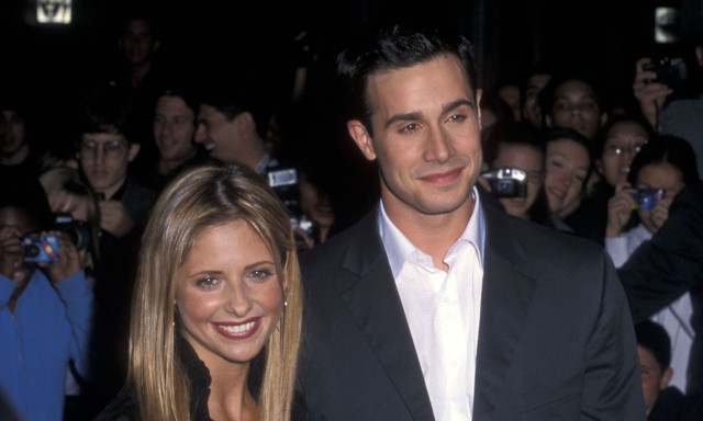 Η Σάρα Μισέλ Γκέλαρ αποκαλύπτει το μυστικό πίσω από τον χαρούμενο γάμο της