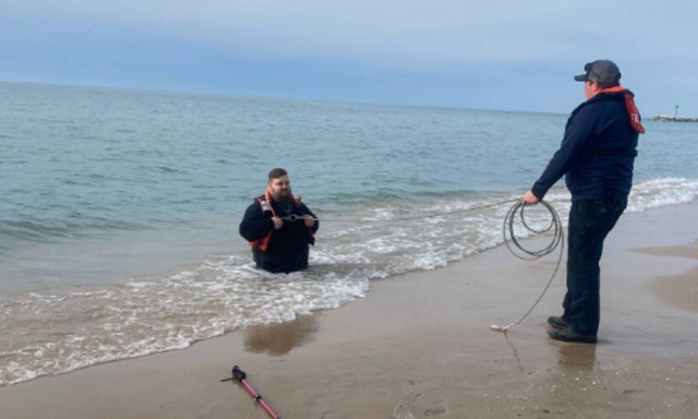 ΗΠΑ: Άντρας έπεσε σε κινούμενη άμμο και «διασώθηκε» από γυναίκα στο πρώτο τους ραντεβού