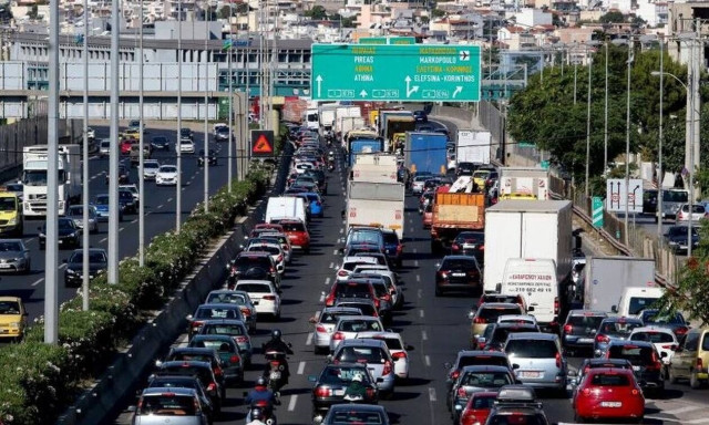 Κίνηση τώρα: «Κόκκινη» η Αττική Οδός - Πού υπάρχουν καθυστερήσεις