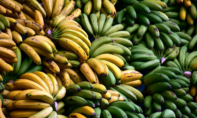 Αν δείτε αυτά στηv μπανάνα, πετάξτε την, μην τη φάτε