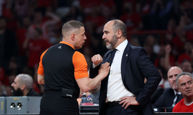 Marca και AS για το Ολυμπιακός – Ρεάλ: «Απαίσια διαιτησία, καθόρισαν το ματς οι ρέφερι»