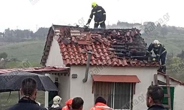 Φωτιά από κεραυνό σε σπίτι στον Βαρνάβα