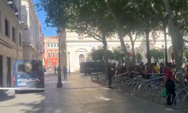 Μπαρτσελόνα - Ρεάλ Μαδρίτης: Επεισόδια και σύλληψη στη Σεβίλλη πριν τον τελικό του Copa del Rey