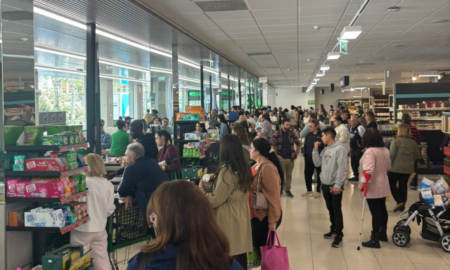 Μπλακ άουτ στην Ισπανία: Παράνοια στα σούπερ μάρκετ - Τι ζητούν απεγνωσμένα οι πολίτες