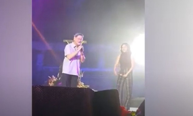 Viral το βίντεο με τον υποψήφιο νέο Πάπα να τραγουδάει το «Imagine» του Τζον Λένον