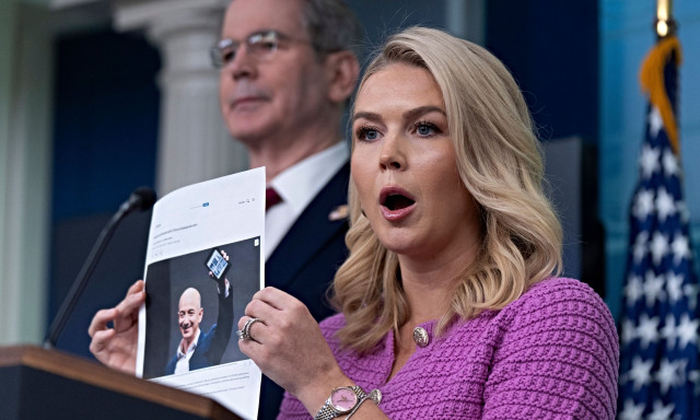 Ο «πόλεμος» των δασμών: Λευκός Οίκος κατά Amazon στην επέτειο των 100 ημερών – Τι απαντά ο Μπέζος