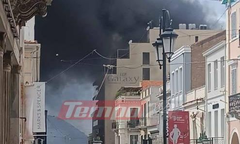 Φωτιά σε ξενοδοχείο στο κέντρο της Πάτρας