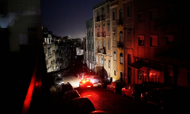 Ισπανία – Πορτογαλία: Επανέρχεται σταδιακά το ρεύμα – «Σκοτάδι» για τα αίτια του μπλακ άουτ