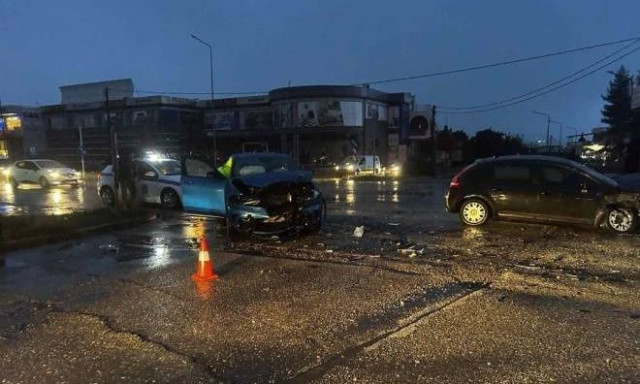 Θεσσαλονίκη: Τροχαίο με τραυματία στην ε.ο. Θεσσαλονίκης - Nέων Μουδανίων