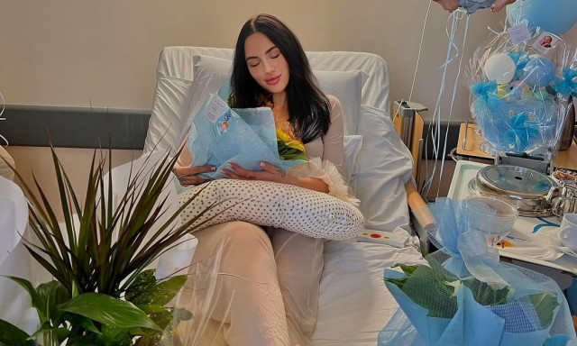 Έλενα Τσαγκρινού: «Όταν μεγαλώνεις ένα παιδί διαταράσσεται η ισορροπία με τον άνδρα σου»