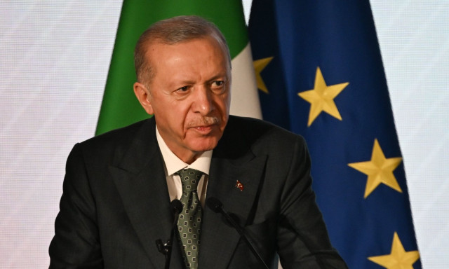 Για... φιλία με την Ελλάδα κάνει λόγο ο Ερντογάν μετά την υπογραφή αμυντικών συμφωνιών με Ιταλία