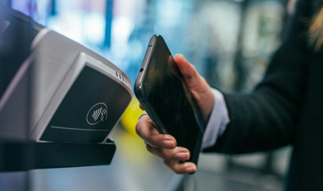 Πληρωμές IRIS σε όλη την αγορά - Ποιες συναλλαγές γίνονται χωρίς προμήθεια