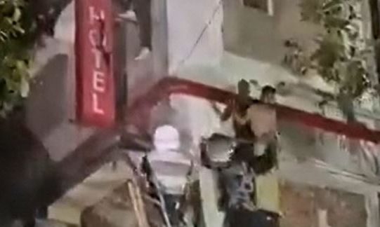 Ινδία: Τουλάχιστον 15 νεκροί από φωτιά σε ξενοδοχείο - Σκαρφάλωναν σε ταράτσες για να σωθούν