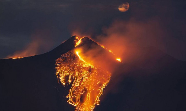 Μεγάλη έκρηξη στο ηφαίστειο της Αίτνας - Εντυπωσιακές εικόνες