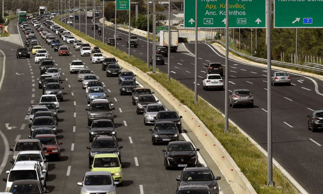 Κίνηση τώρα: Πολύ μεγάλες καθυστερήσεις στην Αττική οδό - Απροσπέλαστο το κέντρο