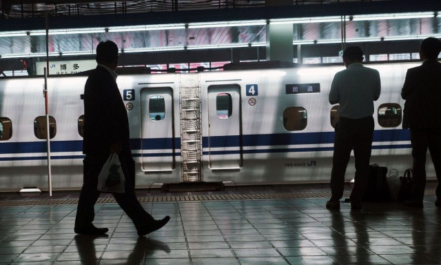 Ιαπωνικά τρένα υψηλής ταχύτητας ακινητοποιήθηκαν από... φίδι