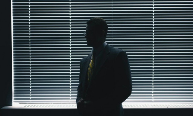 Δικηγόρος αποκαλύπτει τη μία λέξη που «προδίδει» ότι κάποιος λέει ψέματα