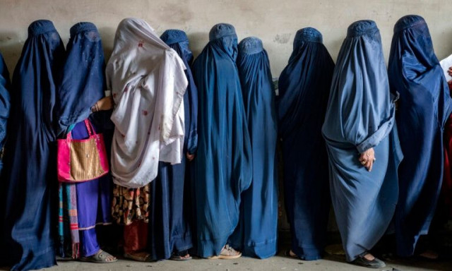 Αφγανιστάν: Ο αποκλεισμός των γυναικών θα κοστίσει στη χώρα το 6% του ΑΕΠ της