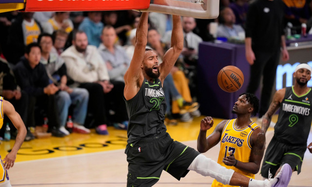 NBA: Οι Τίμπεργουλβς πέταξαν εκτός τους Λέικερς - «Ζωντανοί» οι Ρόκετς με Ουόριορς