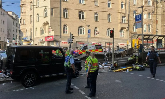 Στουτγκάρδη: Αυτοκίνητο έπεσε σε πλήθος – Τουλάχιστον τρεις τραυματίες, συνελήφθη ο οδηγός