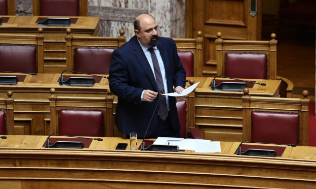 Προανακριτική για Τέμπη: Το «μοντέλο Τριαντόπουλου» και η στάση της κυβέρνησης για την παραπομπή