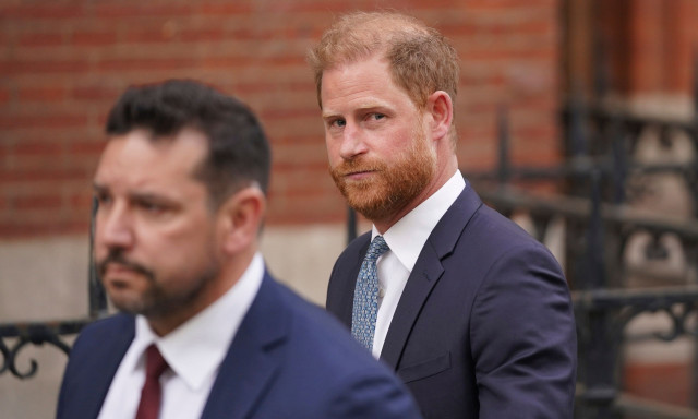 Στο Κίεβο ο Πρίγκιπας Χάρι: Υποσχέθηκε βοήθεια σε χιλιάδες τραυματίες πολέμου