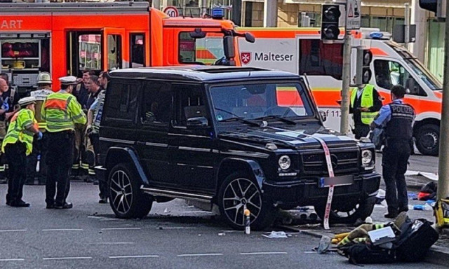 Στουτγκάρδη: Mία νεκρή και 7 τραυματίες από την τρελή πορεία αυτοκινήτου σε πλήθος