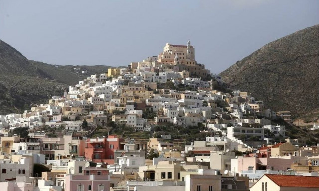 Η Σύρος πρώτη ανάμεσα στα «κρυμμένα πετράδια» της Ελλάδας για το 2025​​​​​​​​​​​