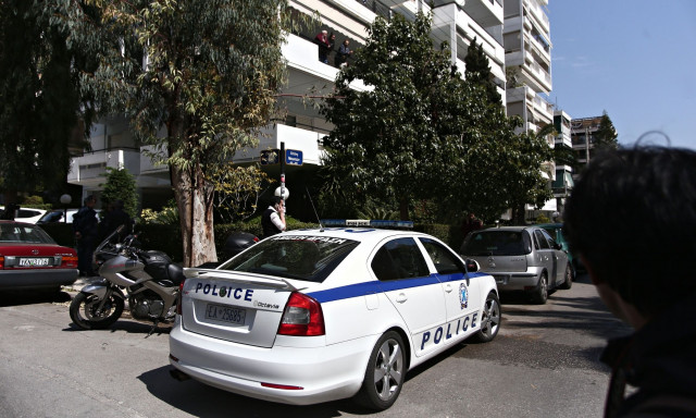 Χαλάνδρι: Ένοπλη Ληστεία από δέκα άτομα - Φεύγοντας έβαλαν φωτιά στο σπίτι του θύματος