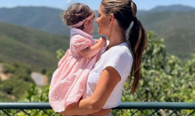 Μαρία Μενούνος: Στο μνημόσυνο για τα τέσσερα χρόνια από τον θάνατο της μητέρας της