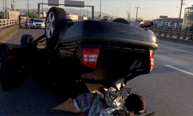 Τροχαίο στον Κηφισό - Αναποδογύρισε ΙΧ - Τραυματίστηκε ελαφρά ο οδηγός