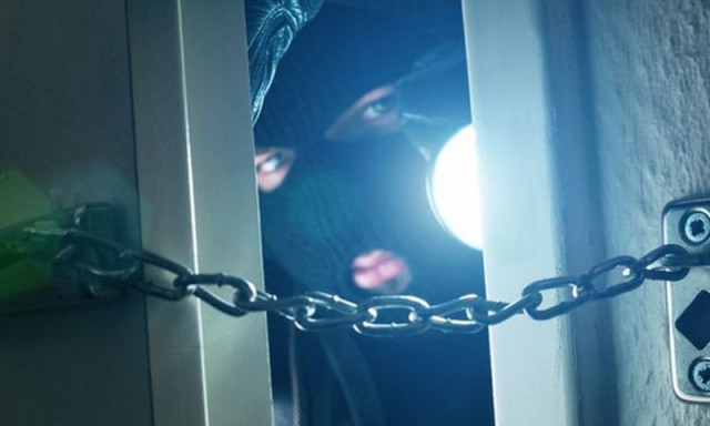 Χανιά: Εισέβαλαν σε σπίτι και έκλεψαν τη μπουγάδα