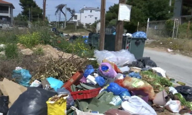 Αυτοσχέδιες χωματερές στην Αττική: Πετούν σκουπίδια, μπάζα και υπολείμματα από κλαδέματα