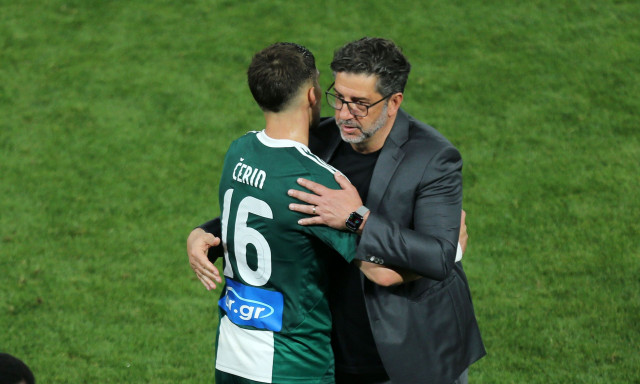 ΑΕΚ – Παναθηναϊκός: «Η ομάδα υποτιμήθηκε, έχει γίνει βήμα μπροστά» - Όσα είπε ο Ρουί Βιτόρια