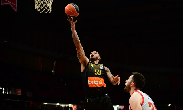 Ολυμπιακός – ΑΕΚ: 87-85: Ο Τάκερ έχασε το… άχαστο κι οι «ερυθρόλευκοι» έκαναν το 1-0!