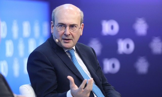 Το σχέδιο Χατζηδάκη να κλείσουν οι ρωγμές στο εσωτερικό της γαλάζιας Κ.Ο.