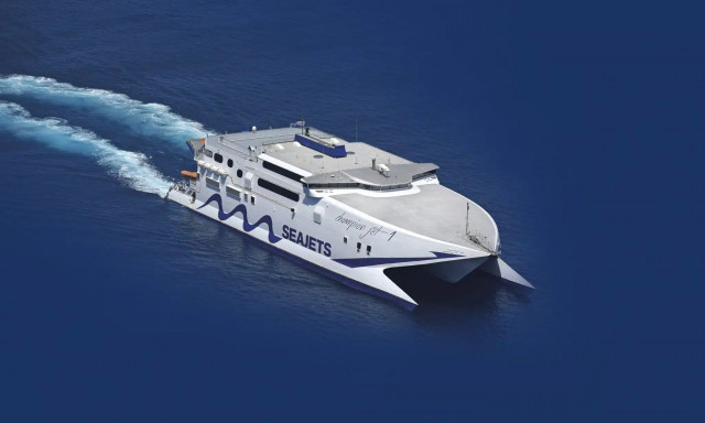 Μηχανική βλάβη σε πλοίο με προορισμό τον Πειραιά - Έδεσε στο λιμάνι της Νάξου