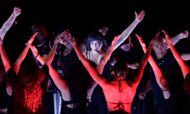 «Πλημμύρισε» η Κοπακαμπάνα: Περισσότερα από 2 εκατομμύρια άτομα στην δωρεάν συναυλία της Lady Gaga